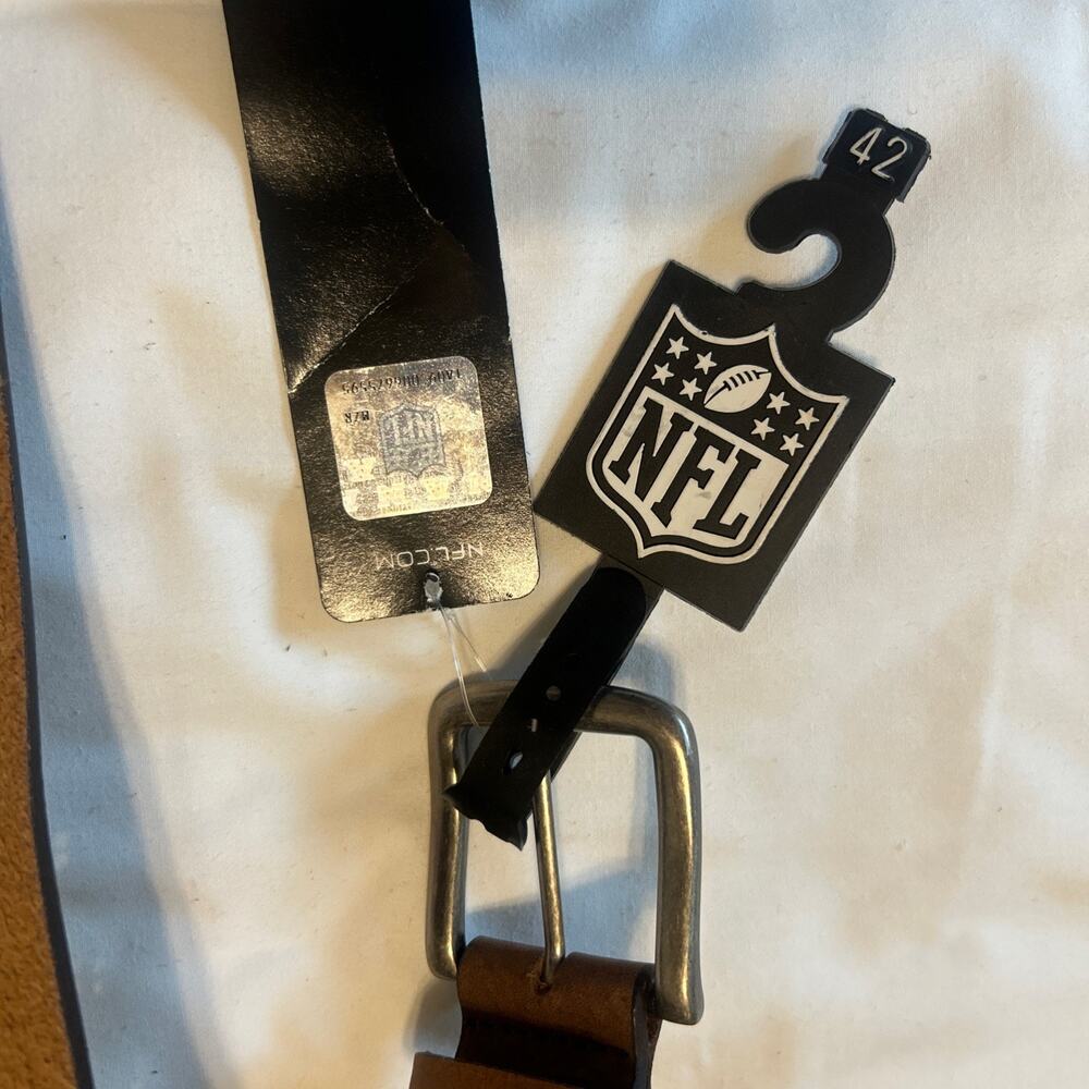NWT Tampa Bay Buccaneers NFL‎ Mens Brown Leather Concho Belt Silver Logo Size 42 - Picture 6 of 10